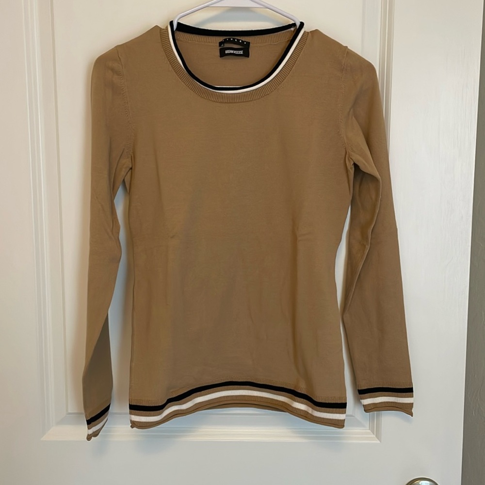 Sisley Beige Crewneck with Black Detail